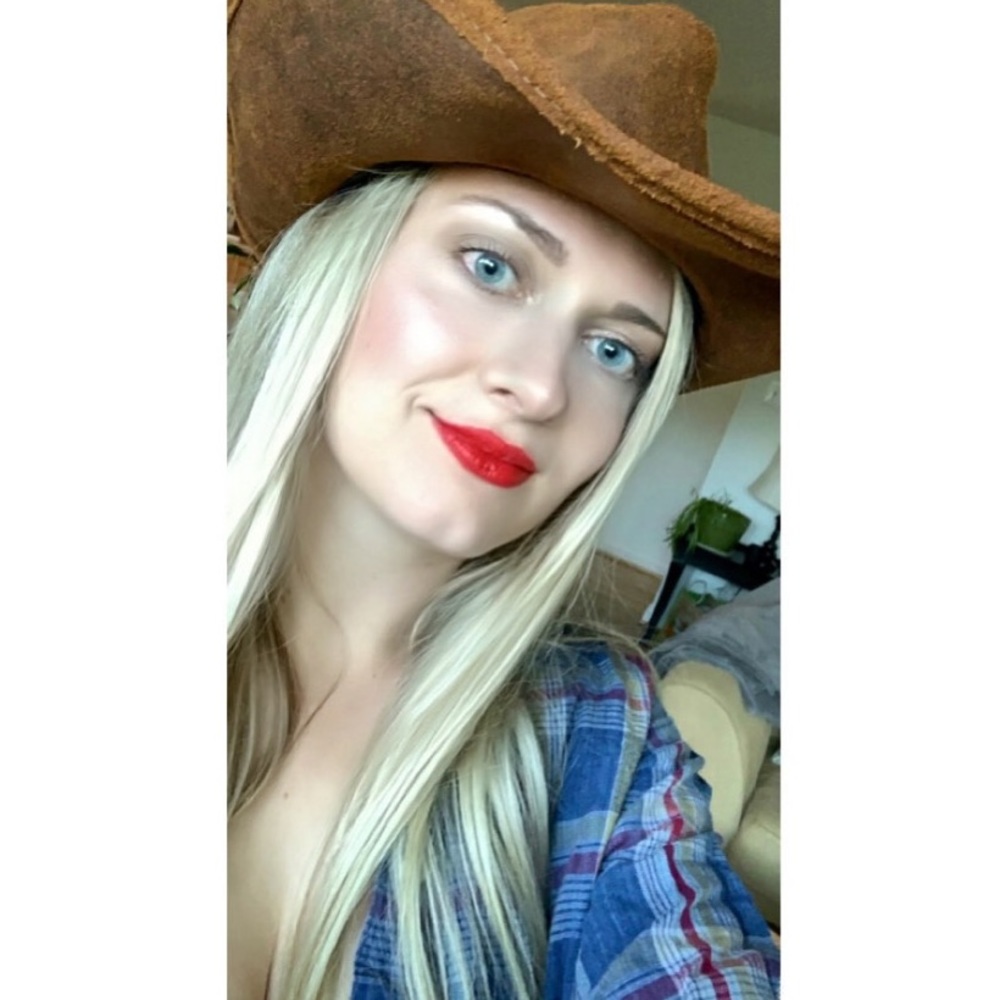 Meet your Posher, Katie